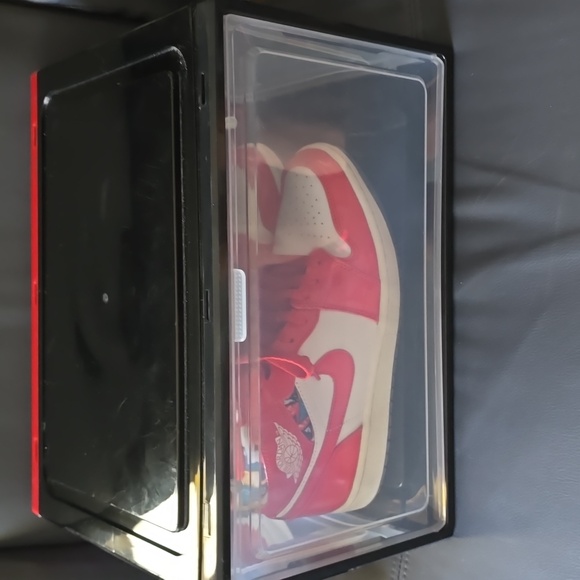 Nike Air Jordan 1 Mid SE Barcelona Sweater Red Men’s 9.5 EUR 45 (DC7294 600) - Picture 9 of 9